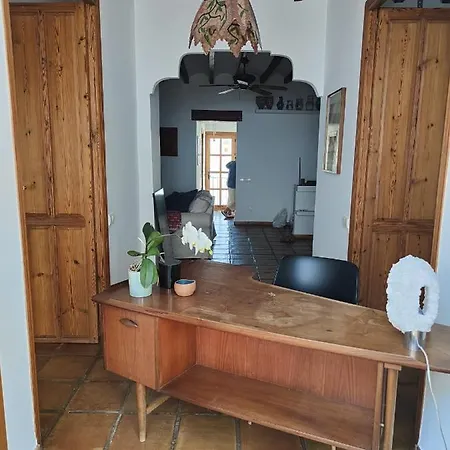 Rustic Flat In The Old Town In *